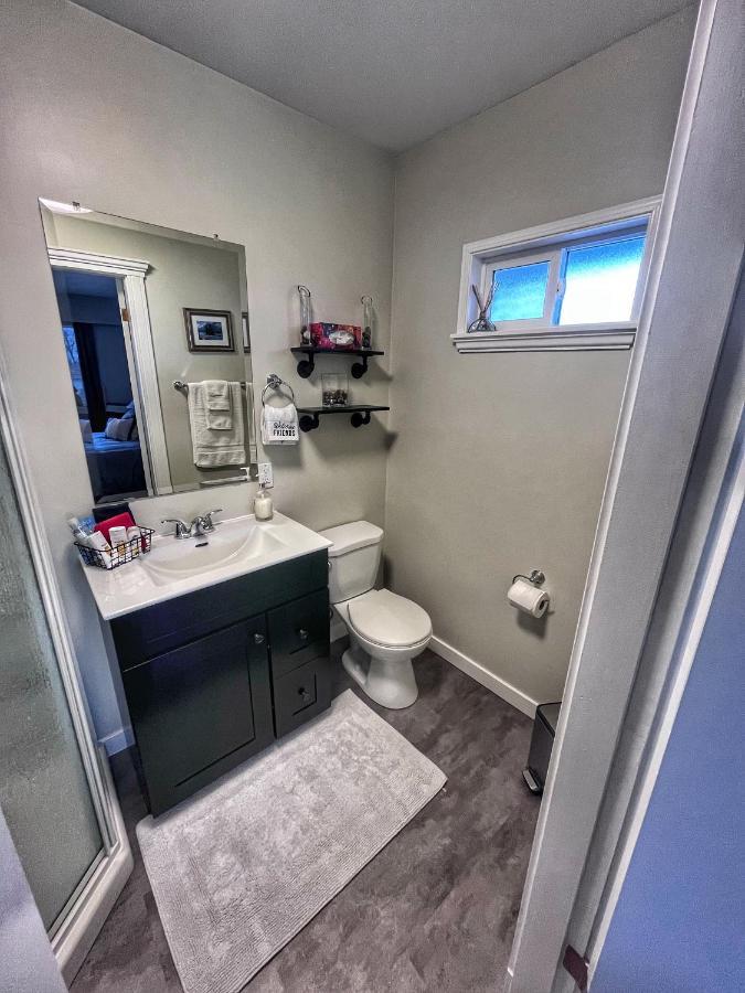 Sunny Shuswap B&B Чейс Экстерьер фото